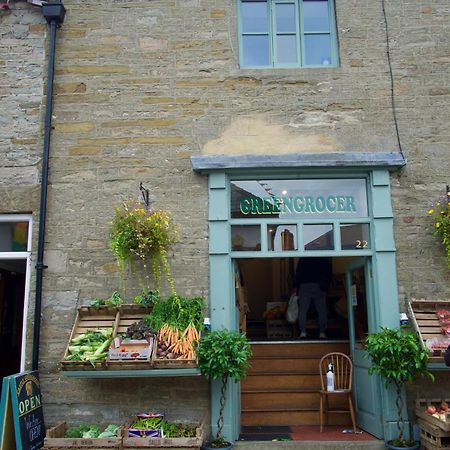 The Pavement Palace Hay-On-Wye Exterior photo